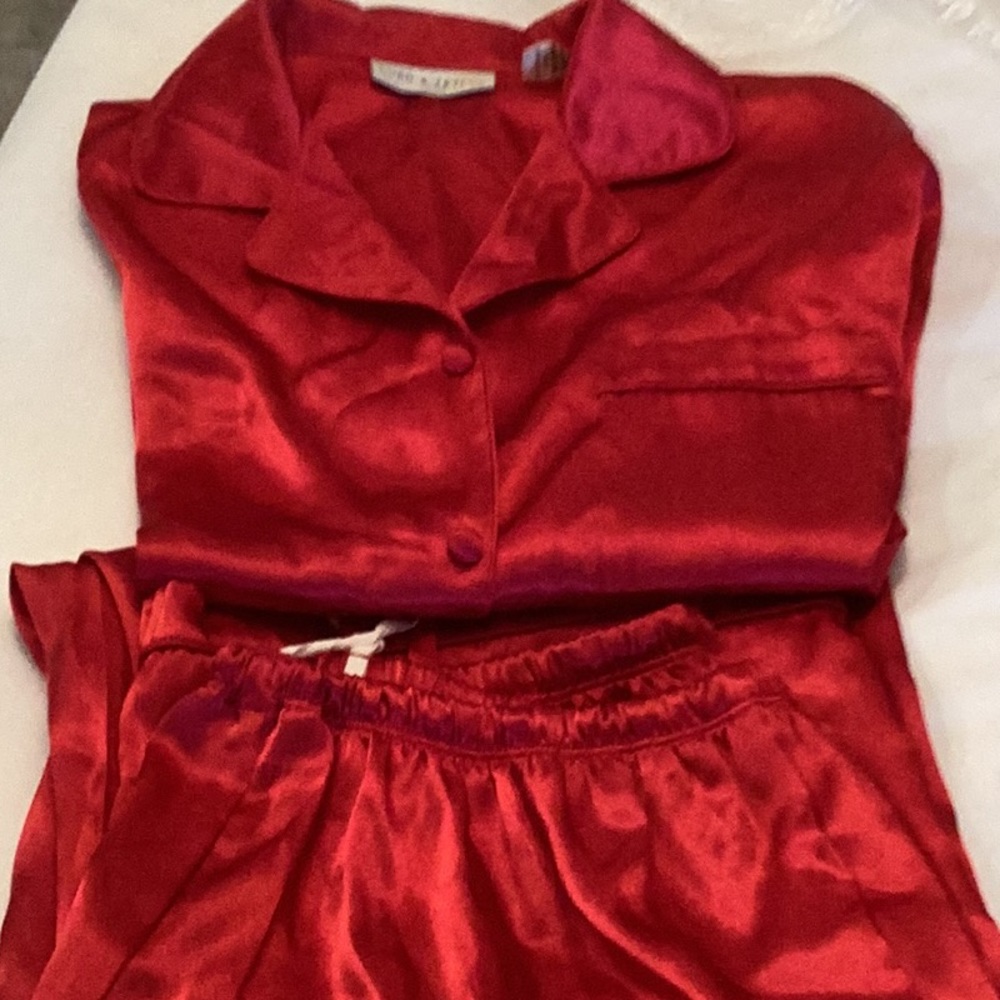 Silk polyester pajamas